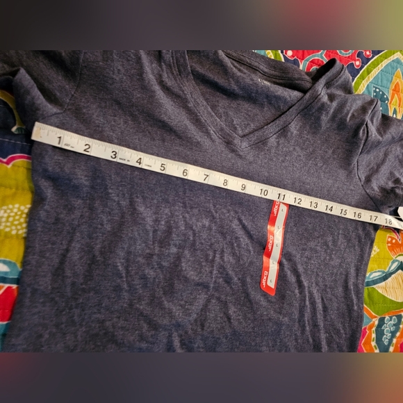 NWT BCG Navy Blue V Neck Ladies Tee Size Large - Picture 7 of 8